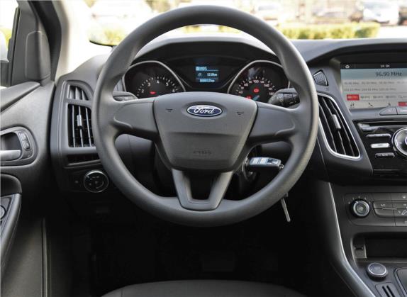 福克斯 2018款 两厢经典 1.6L 自动舒适型智行版 中控类   驾驶位