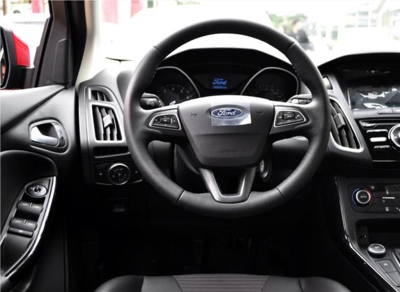 福克斯 2018款 两厢经典 EcoBoost 125 手动超能风尚型智行版 中控类   驾驶位