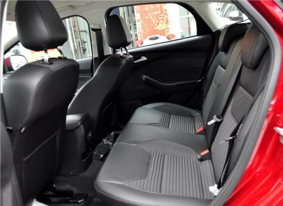 福克斯 2018款 两厢经典 EcoBoost 125 手动超能风尚型智行版 车厢座椅   后排空间