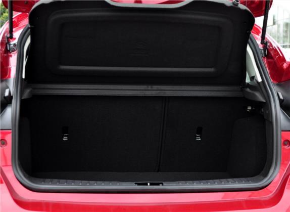 福克斯 2018款 两厢经典 EcoBoost 125 手动超能风尚型智行版 车厢座椅   后备厢