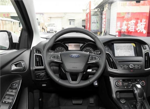 福克斯 2018款 两厢经典 EcoBoost 180 自动精英型 中控类   驾驶位
