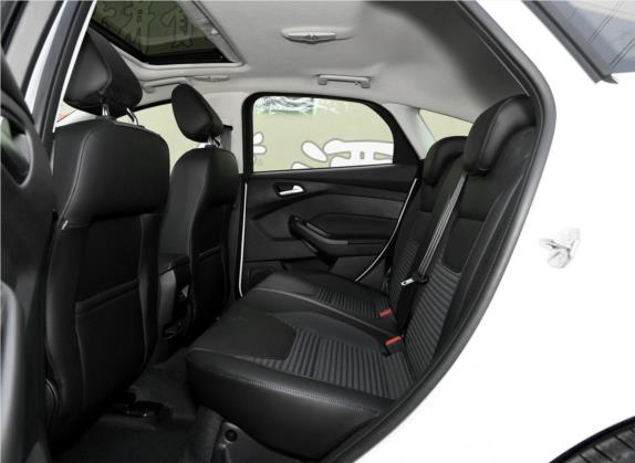 福克斯 2018款 两厢经典 EcoBoost 180 自动精英型 车厢座椅   后排空间