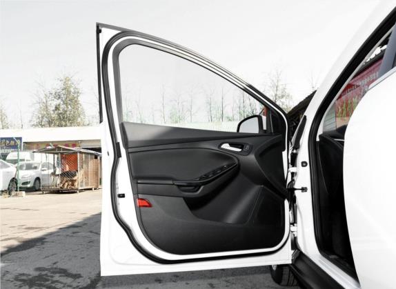 福克斯 2018款 两厢经典 EcoBoost 180 自动精英型 车厢座椅   前门板