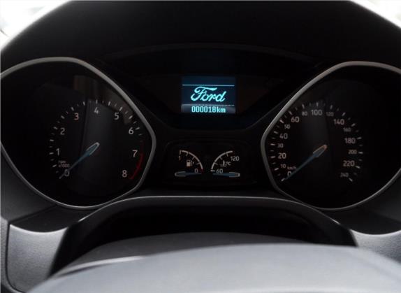 福克斯 2018款 三厢经典 1.6L 手动舒适型智行版 中控类   仪表盘