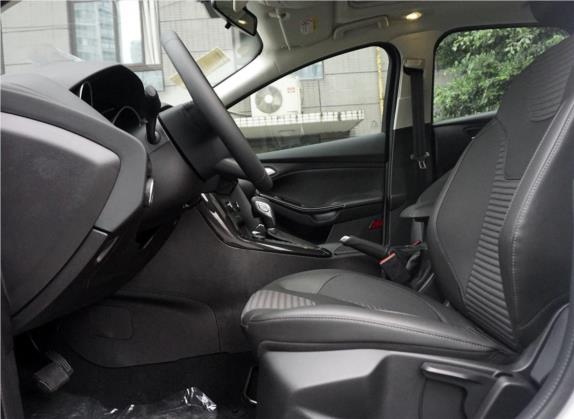 福克斯 2018款 三厢经典 1.6L 自动风尚型智行版 车厢座椅   前排空间