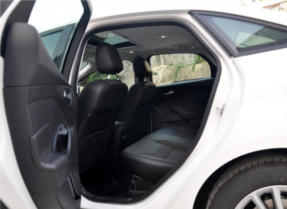 福克斯 2018款 三厢经典 EcoBoost 125 自动超能风尚型智行版 车厢座椅   后排空间