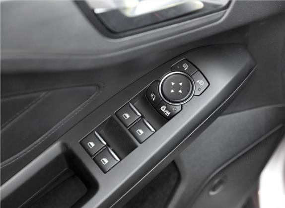 福克斯 2019款 三厢 EcoBoost 180 自动锋耀型 车厢座椅   门窗控制