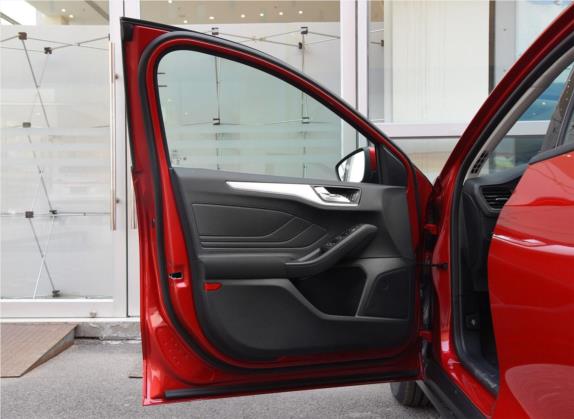 福克斯 2019款 三厢 1.5L 手动锋跃型 国V 车厢座椅   前门板