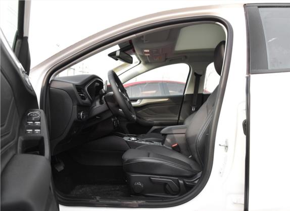 福克斯 2019款 三厢 EcoBoost 125 自动锋潮型 国V 车厢座椅   前排空间