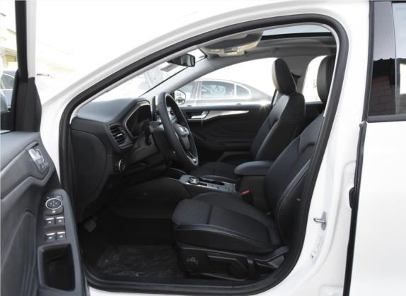 福克斯 2019款 两厢 EcoBoost 125 自动锋潮型 国VI 车厢座椅   前排空间