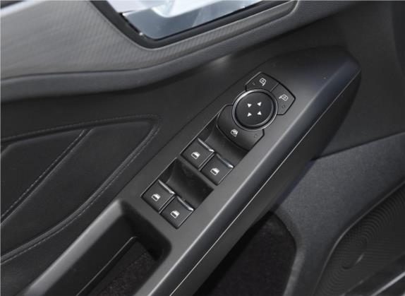 福克斯 2019款 两厢 EcoBoost 125 自动锋潮型 国VI 车厢座椅   门窗控制