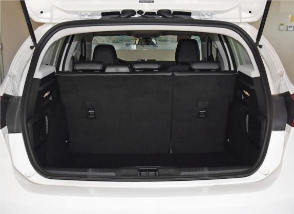 福克斯 2019款  两厢 1.5L 自动锋潮型 国VI 车厢座椅   后备厢