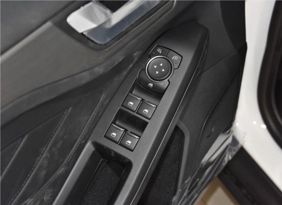 福克斯 2019款  两厢 1.5L 自动锋潮型 国VI 车厢座椅   门窗控制