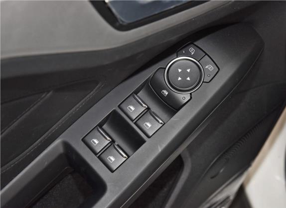 福克斯 2019款 三厢 1.5L 自动锋跃型 国VI 车厢座椅   门窗控制