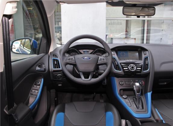 福克斯 2020款 两厢经典 1.5L 自动风尚型 中控类   驾驶位