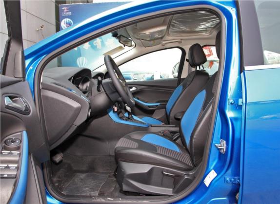 福克斯 2020款 两厢经典 1.5L 自动风尚型 车厢座椅   前排空间