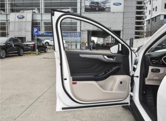 福克斯 2021款 三厢 EcoBoost 180 自动锋潮型 车厢座椅   前门板