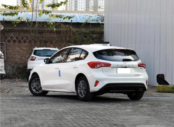 福克斯 2021款 两厢 EcoBoost 180 自动锋潮型 外观   斜后