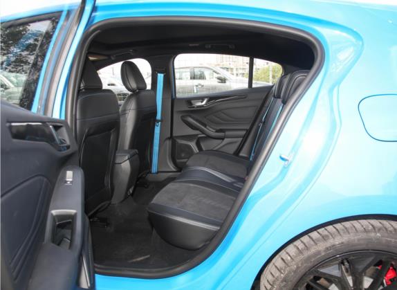 福克斯 2022款 两厢 EcoBoost 180 自动S版 车厢座椅   后排空间