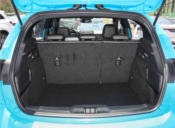 福克斯 2022款 两厢 EcoBoost 180 自动S版 车厢座椅   后备厢