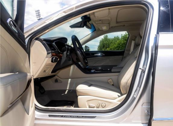 金牛座 2015款 EcoBoost 325 V6旗舰型 车厢座椅   前排空间