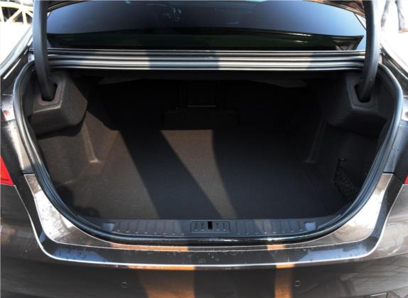 金牛座 2015款 EcoBoost 325 V6时尚型 车厢座椅   后备厢