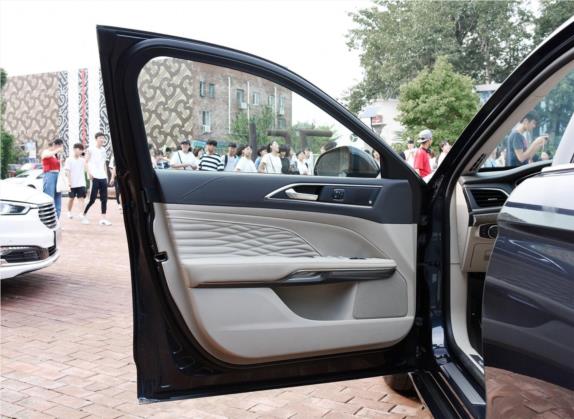 金牛座 2019款 EcoBoost 245 Vignale臻享版 车厢座椅   前门板