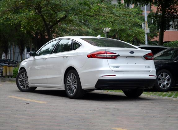 蒙迪欧新能源 2018款 2.0 PHEV 智控时尚型 国V 外观   斜后