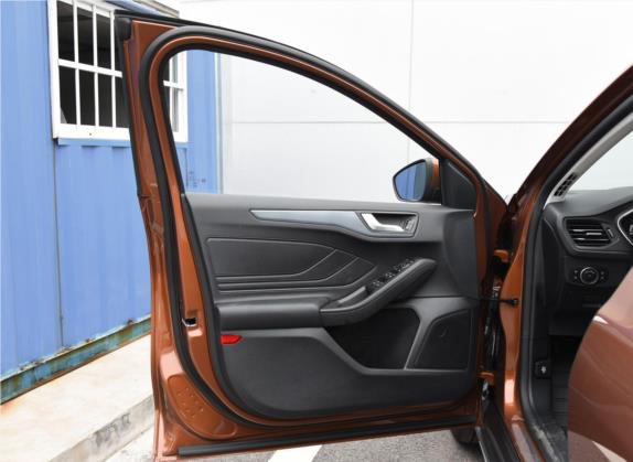 福克斯Active 2020款 EcoBoost 180 自动劲耀型 车厢座椅   前门板