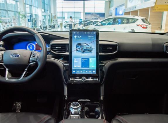 探险者 2020款 EcoBoost 285 四驱运动版ST-LINE 7座 中控类   中控台