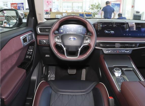 探险者 2023款 EcoBoost 285 四驱钛金版 7座 中控类   驾驶位