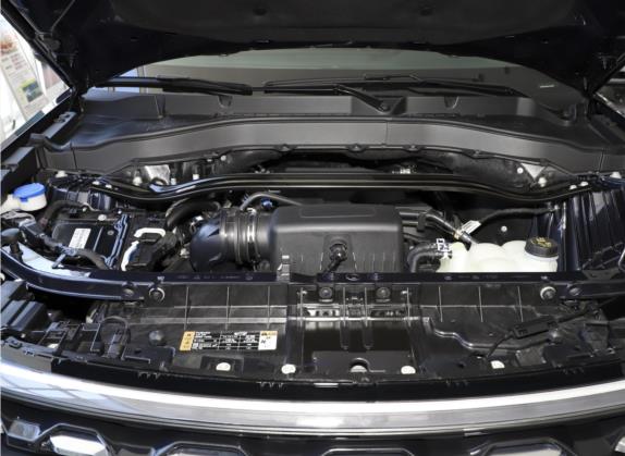 探险者 2023款 EcoBoost 285 四驱钛金版 7座 其他细节类   发动机舱
