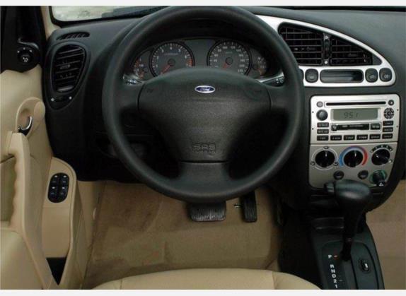 嘉年华 2004款 1.6L 自动豪华型 中控类   驾驶位
