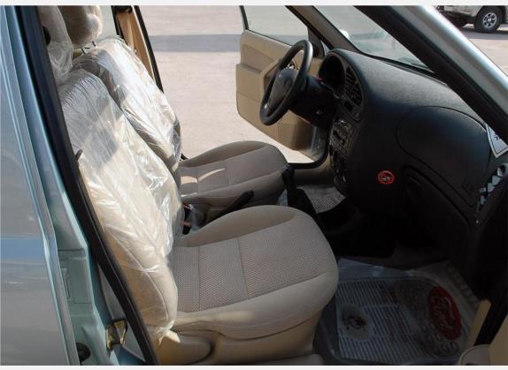 嘉年华 2005款 1.6L 手动舒适型 车厢座椅   前排空间