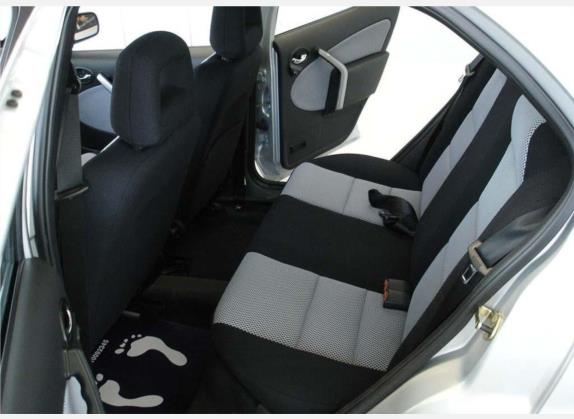 嘉年华 2005款 1.6L 手动运动型 车厢座椅   后排空间