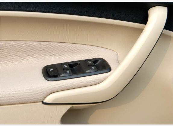 嘉年华 2009款 两厢 1.3L 自动时尚型 车厢座椅   门窗控制