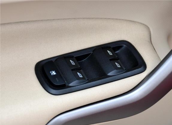 嘉年华 2011款 两厢 1.5L 自动时尚型 车厢座椅   门窗控制
