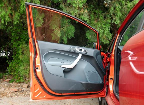 嘉年华 2011款 两厢 1.5L 自动运动型 车厢座椅   前门板