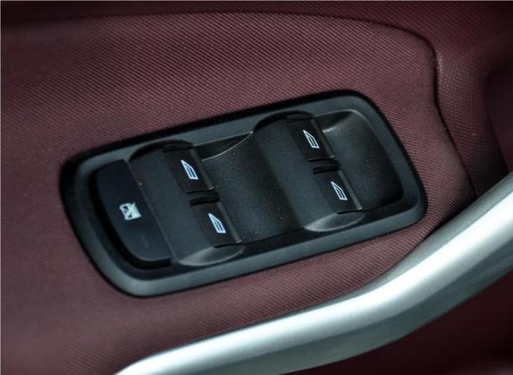 嘉年华 2011款 两厢 1.5L 自动劲动型 车厢座椅   门窗控制
