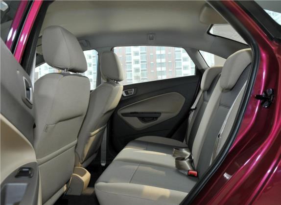 嘉年华 2011款 三厢 1.5L 自动时尚型 车厢座椅   后排空间
