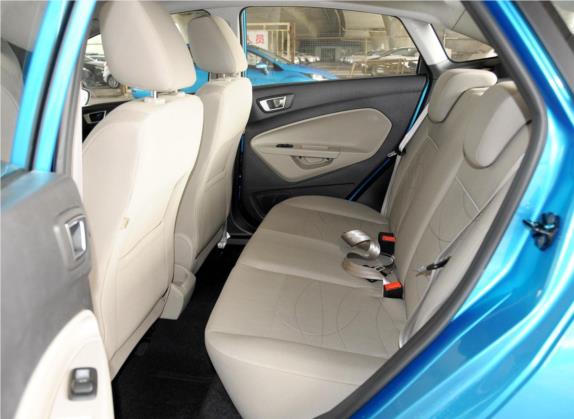 嘉年华 2013款 三厢 1.5L 自动时尚型 车厢座椅   后排空间