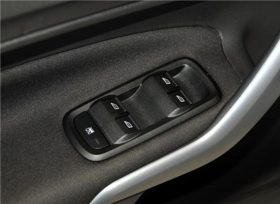 嘉年华 2013款 两厢 1.5L 手动时尚型 车厢座椅   门窗控制