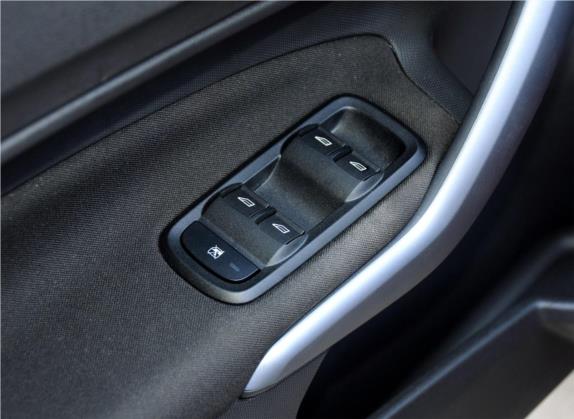 嘉年华 2013款 两厢 1.5L 自动时尚型 车厢座椅   门窗控制