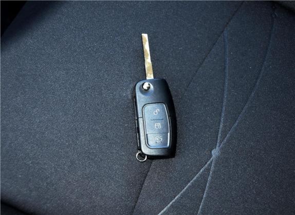 嘉年华 2013款 两厢 1.5L 自动品尚型 其他细节类   钥匙
