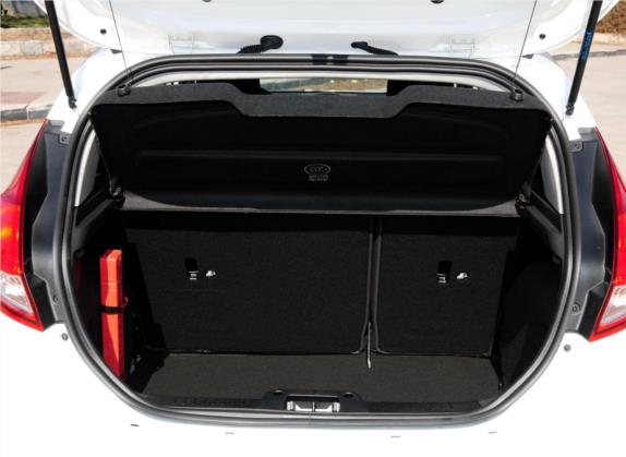 嘉年华 2013款 两厢 1.5L 自动品尚型 车厢座椅   后备厢