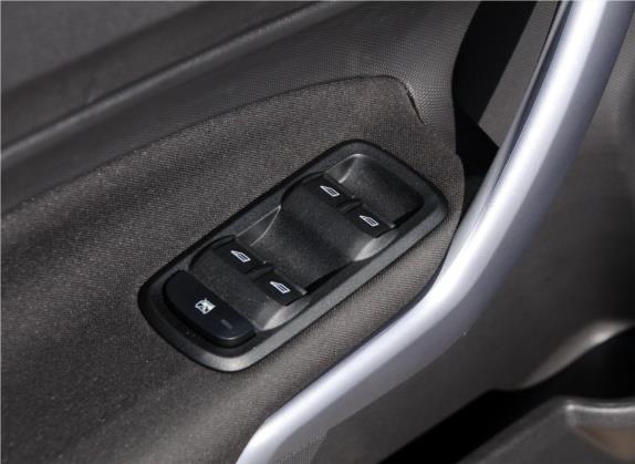嘉年华 2013款 两厢 1.5L 自动品尚型 车厢座椅   门窗控制