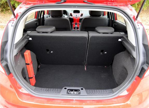 嘉年华 2013款 两厢 1.5L 自动运动型 车厢座椅   后备厢