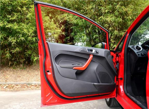 嘉年华 2013款 两厢 1.5L 自动运动型 车厢座椅   前门板