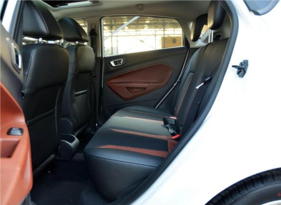 嘉年华 2014款 两厢 1.0 GTDi 自动劲动型 车厢座椅   后排空间