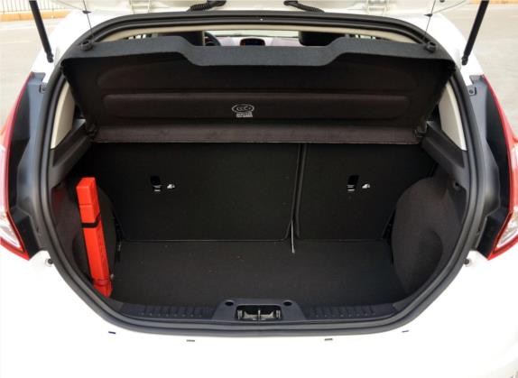 嘉年华 2014款 两厢 1.0 GTDi 自动劲动型 车厢座椅   后备厢